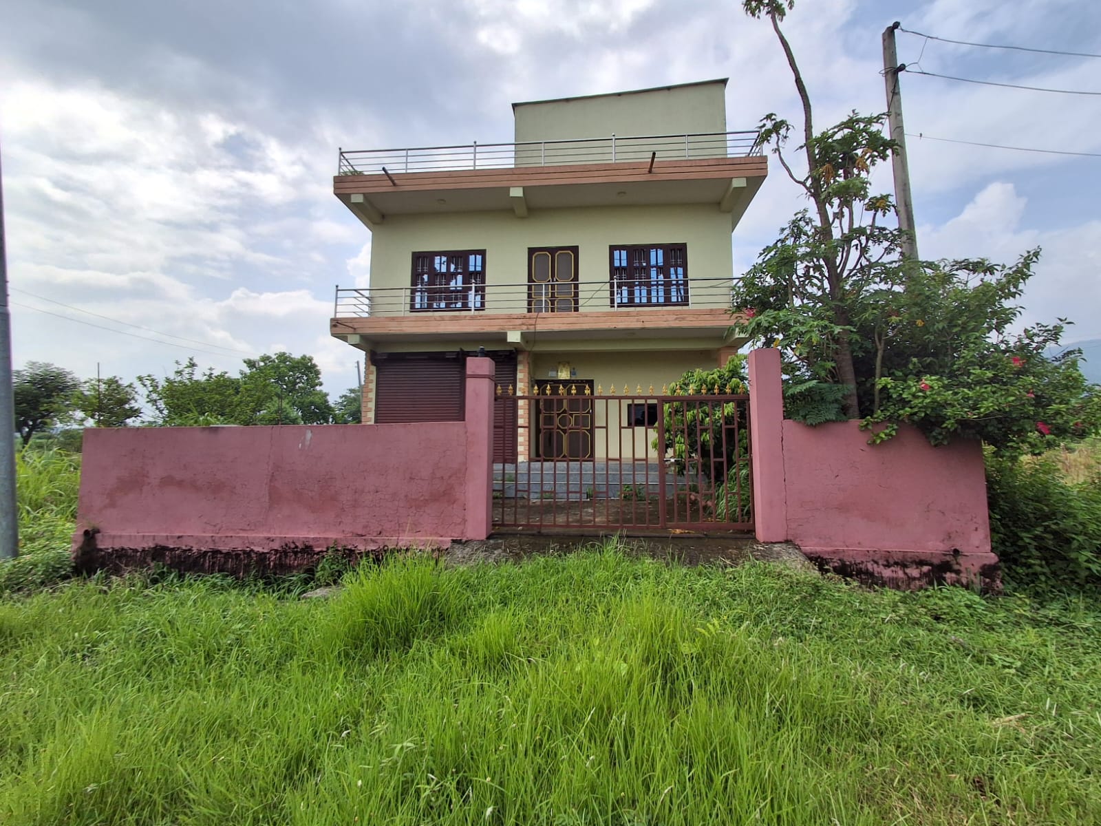 Land and building at pragatinagar, Nawalparasi